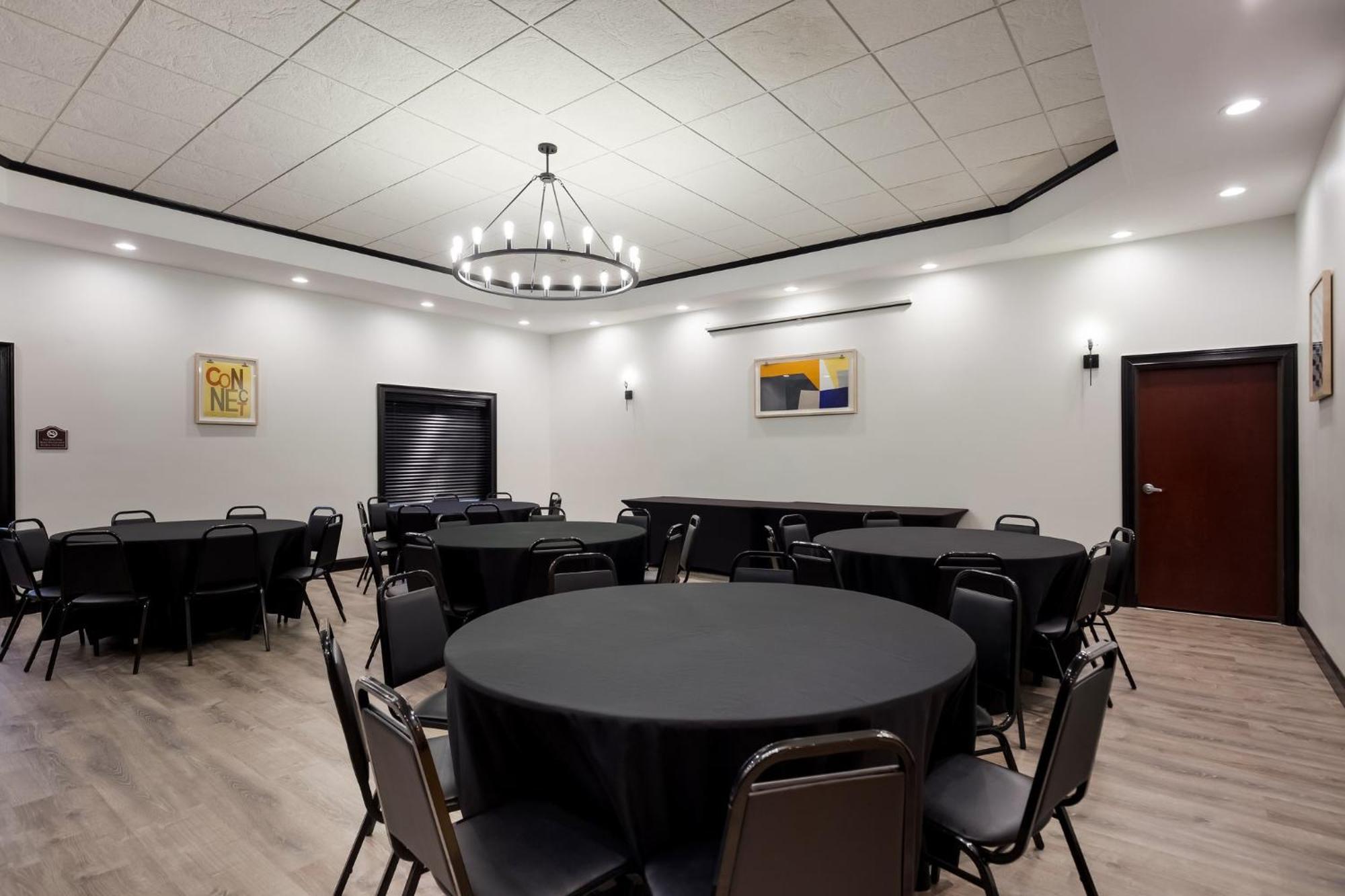 Holiday Inn Express Hotel & Suites Newton Sparta By Ihg Εξωτερικό φωτογραφία