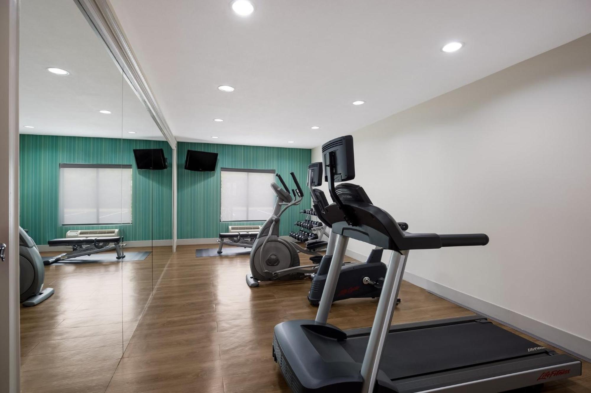 Holiday Inn Express Hotel & Suites Newton Sparta By Ihg Εξωτερικό φωτογραφία