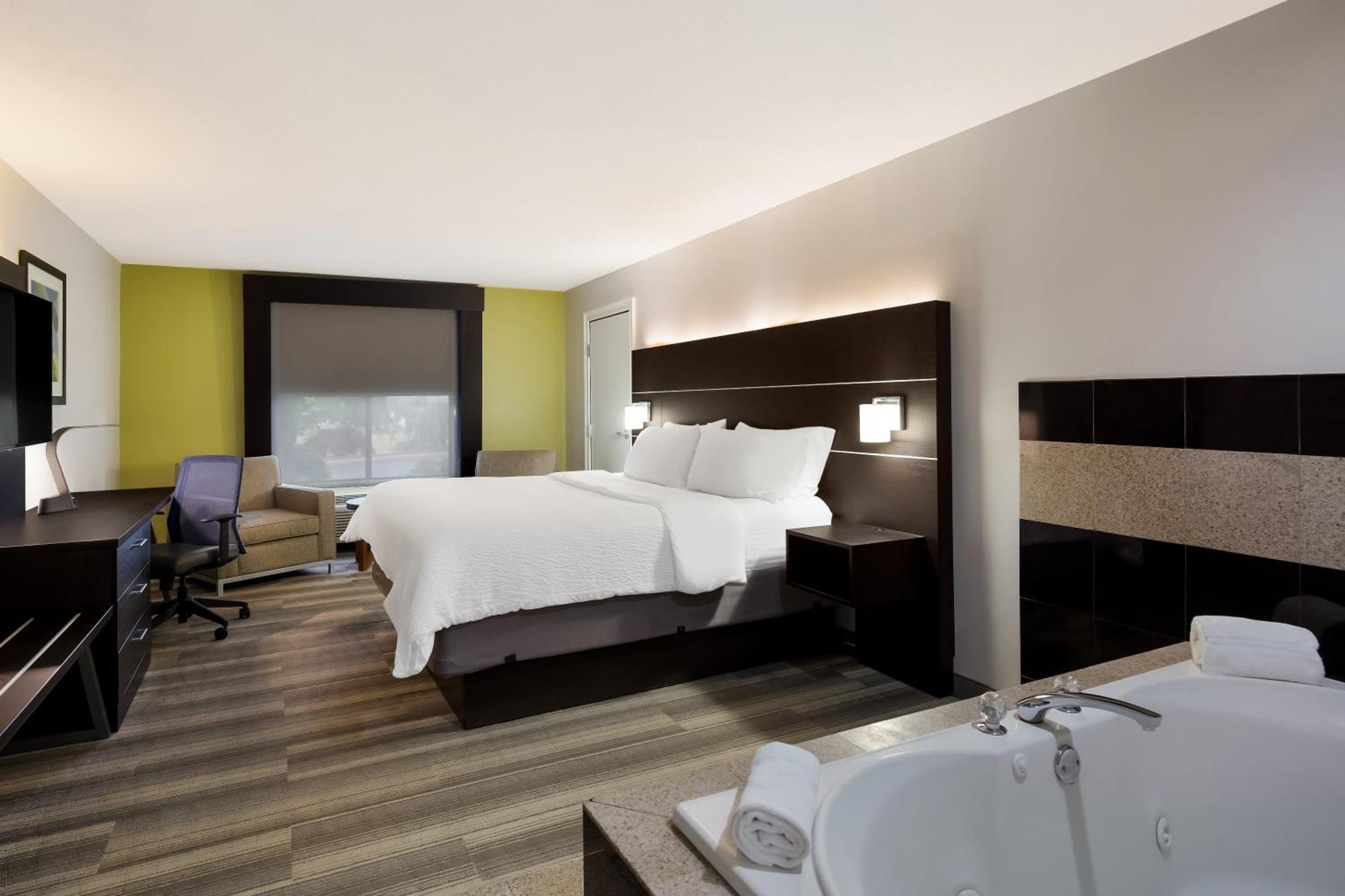 Holiday Inn Express Hotel & Suites Newton Sparta By Ihg Εξωτερικό φωτογραφία